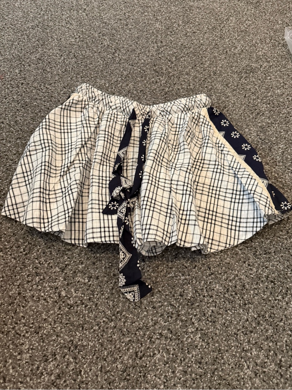 Womens new fantastic fawn skirt medium